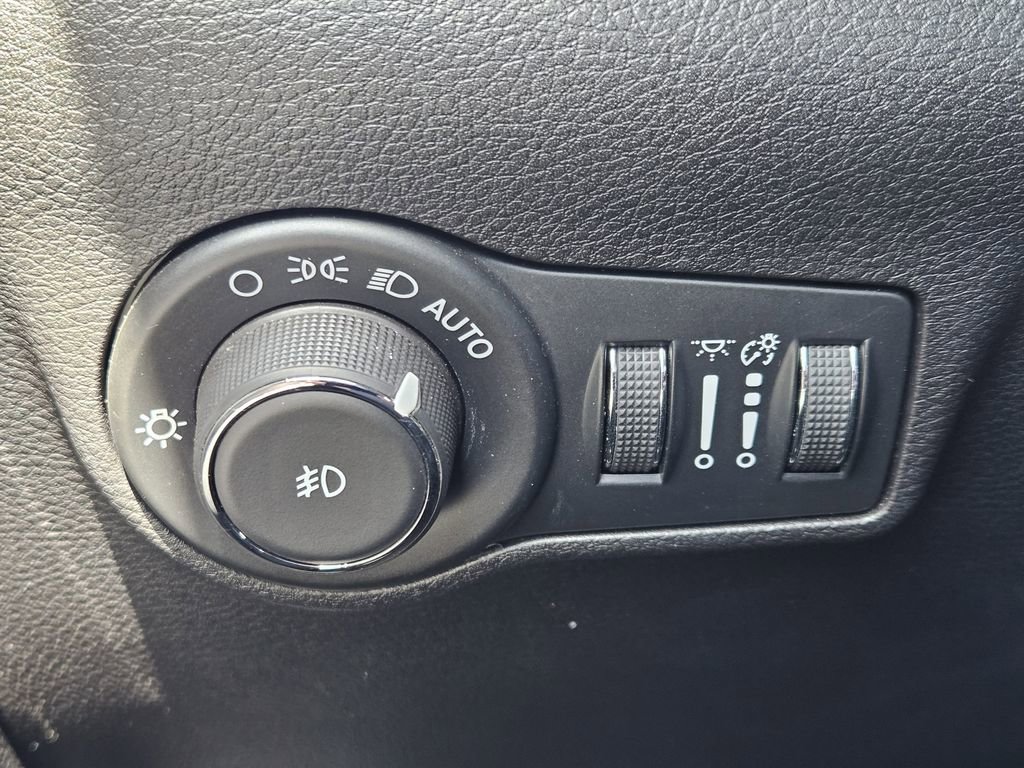 Used 2025 Jeep Compass Limited AWD/4WD image 27