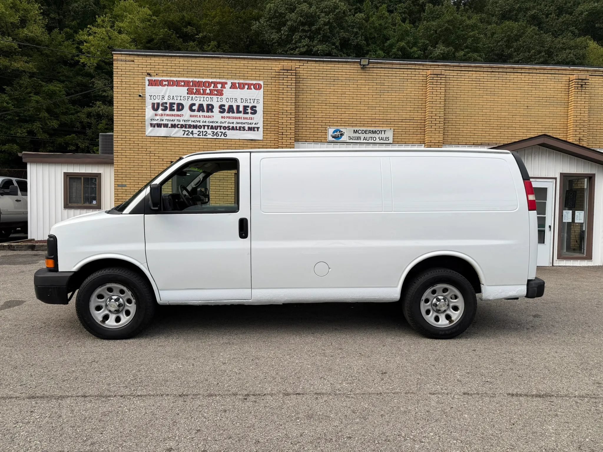 Used 2012 Chevrolet Express 1500 AWD image 2