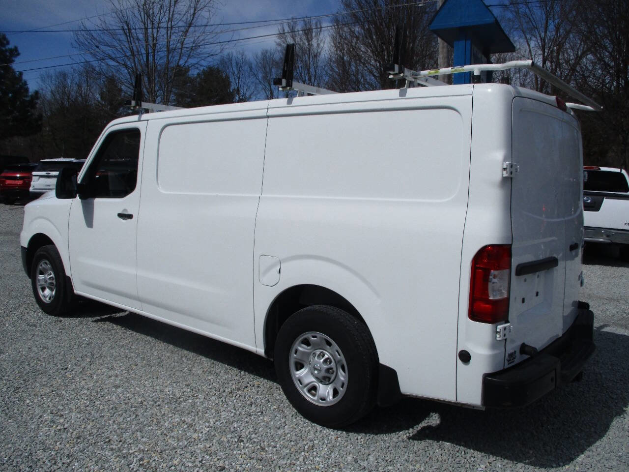 Used 2020 Nissan NV 2500 SV image 3