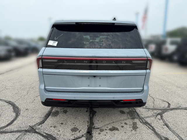 New 2027 Lincoln Navigator Reserve w/ Jet Appearance Package AWD/4WD image 7