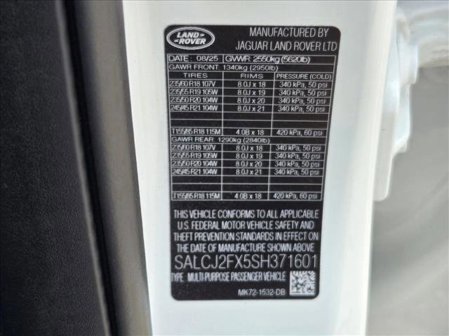 Certified 2025 Land Rover Discovery Sport S image 24