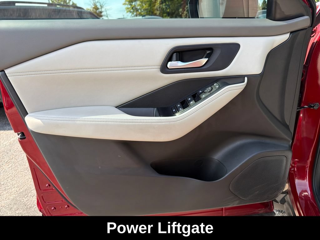 Used 2023 Nissan Rogue SV w/ SV Premium B Package FWD image 12