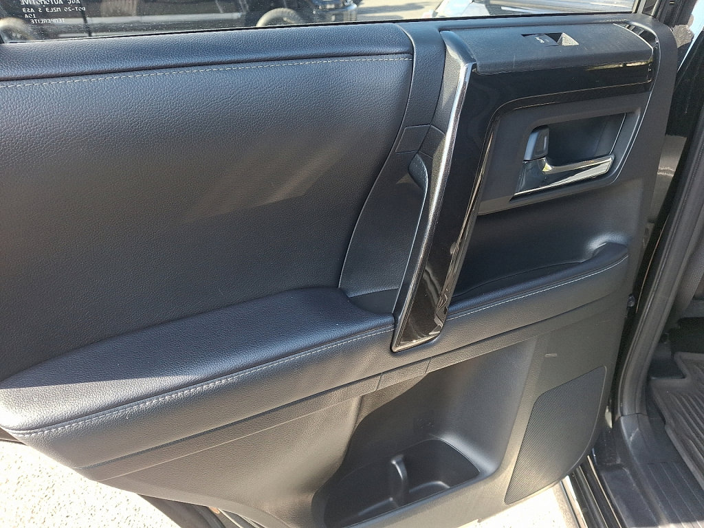 Used 2020 Toyota 4Runner 4WD image 19