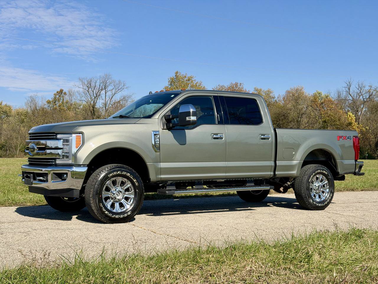 Used 2019 Ford F250 Lariat w/ Lariat Ultimate Package AWD/4WD image 2