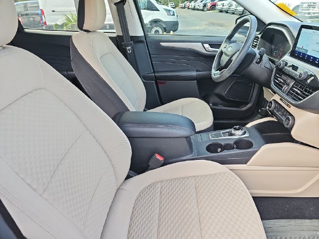 Used 2021 Ford Escape SE w/ SE Sport Appearance Package FWD image 10