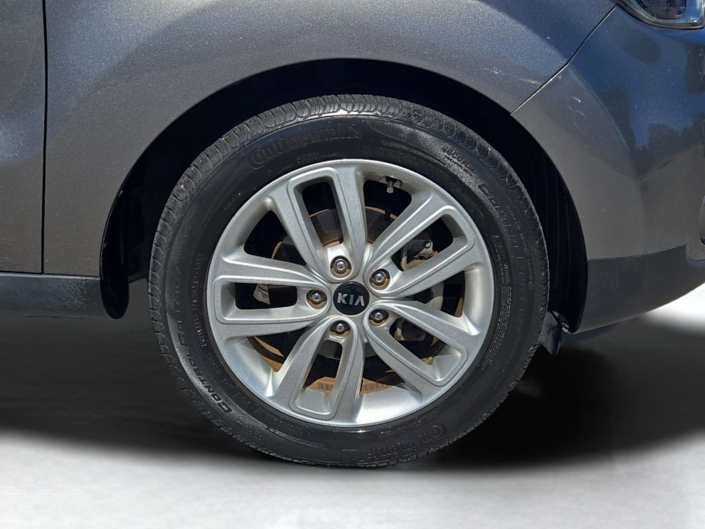 Used 2018 Kia Soul + image 6