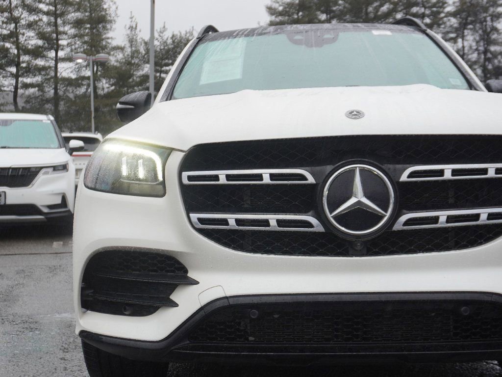Used 2021 Mercedes-Benz GLS 580 4MATIC w/ Exclusive Trim Package image 19