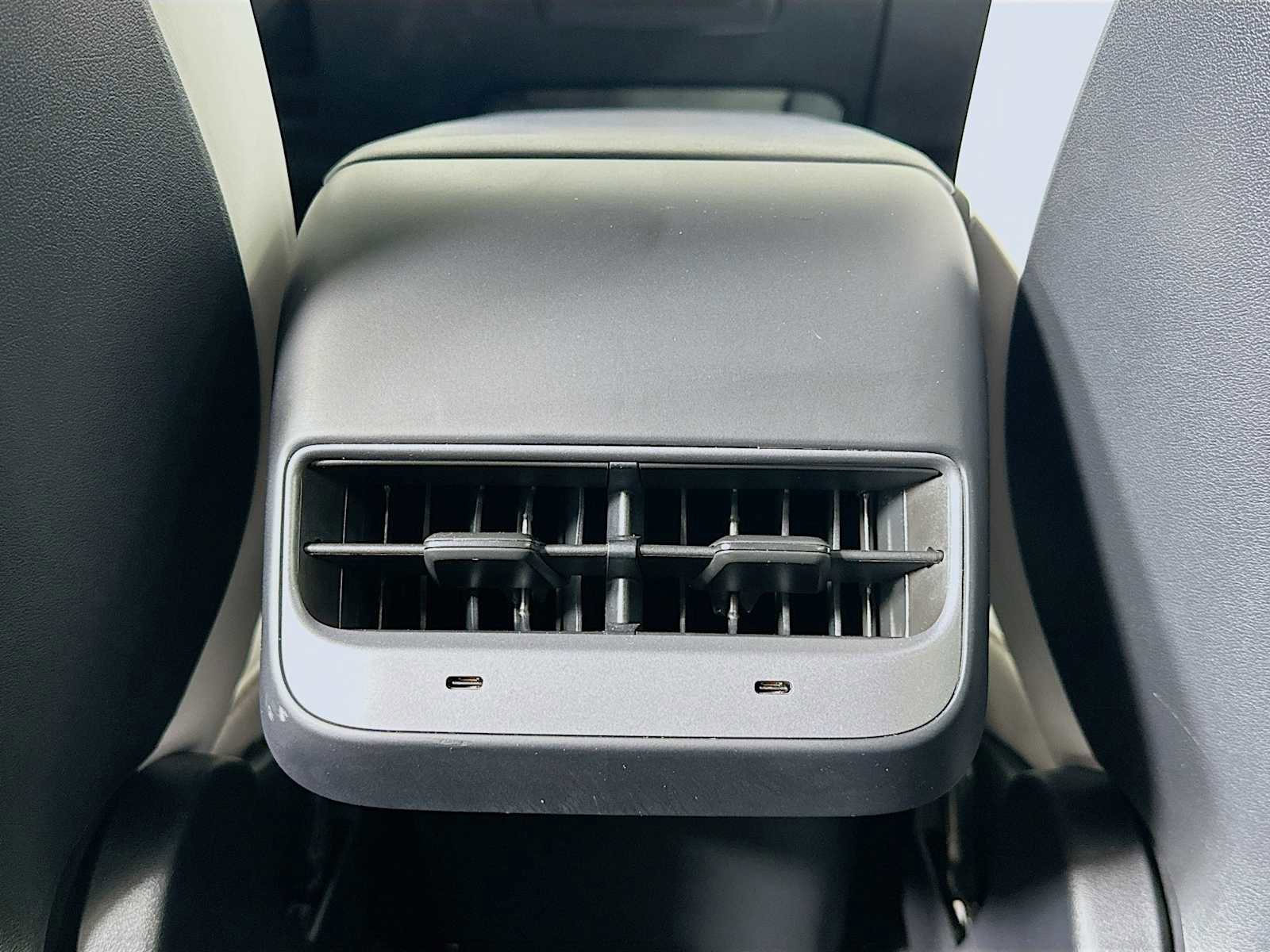 Used 2023 Tesla Model Y Performance image 23