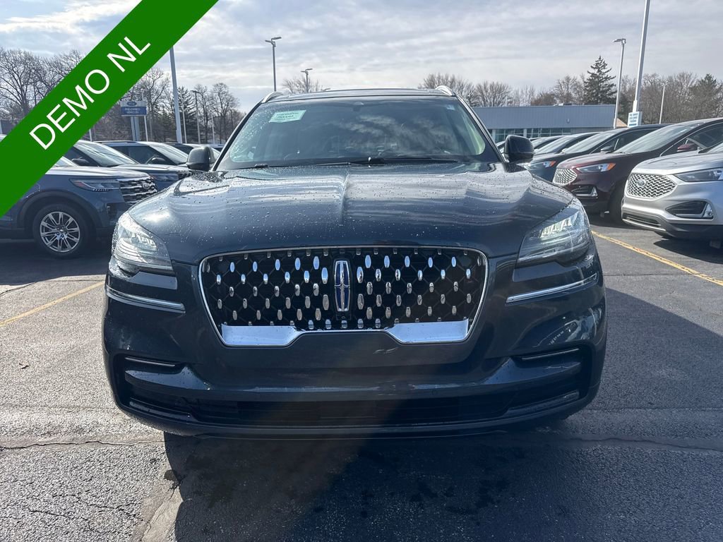 Used 2023 Lincoln Aviator Grand Touring w/ Equipment Group 301A AWD/4WD image 3