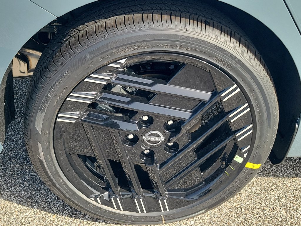 New 2026 Nissan Sentra SR w/ Floor Mat Package FWD image 3