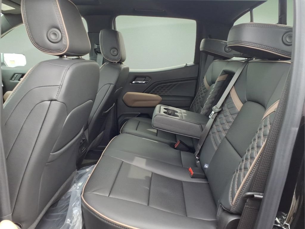 New 2026 GMC Canyon Denali AWD/4WD image 7