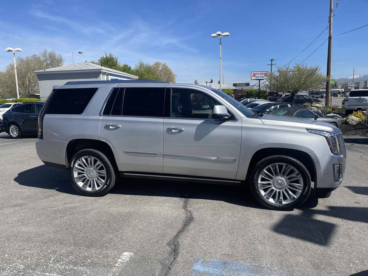 Used 2019 Cadillac Escalade Platinum image 5