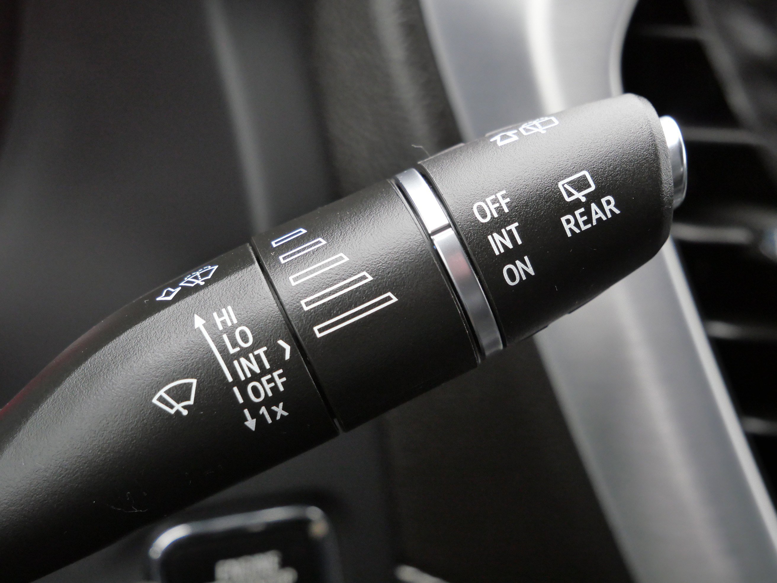 Used 2022 GMC Acadia SLT w/ Elevation Edition image 34