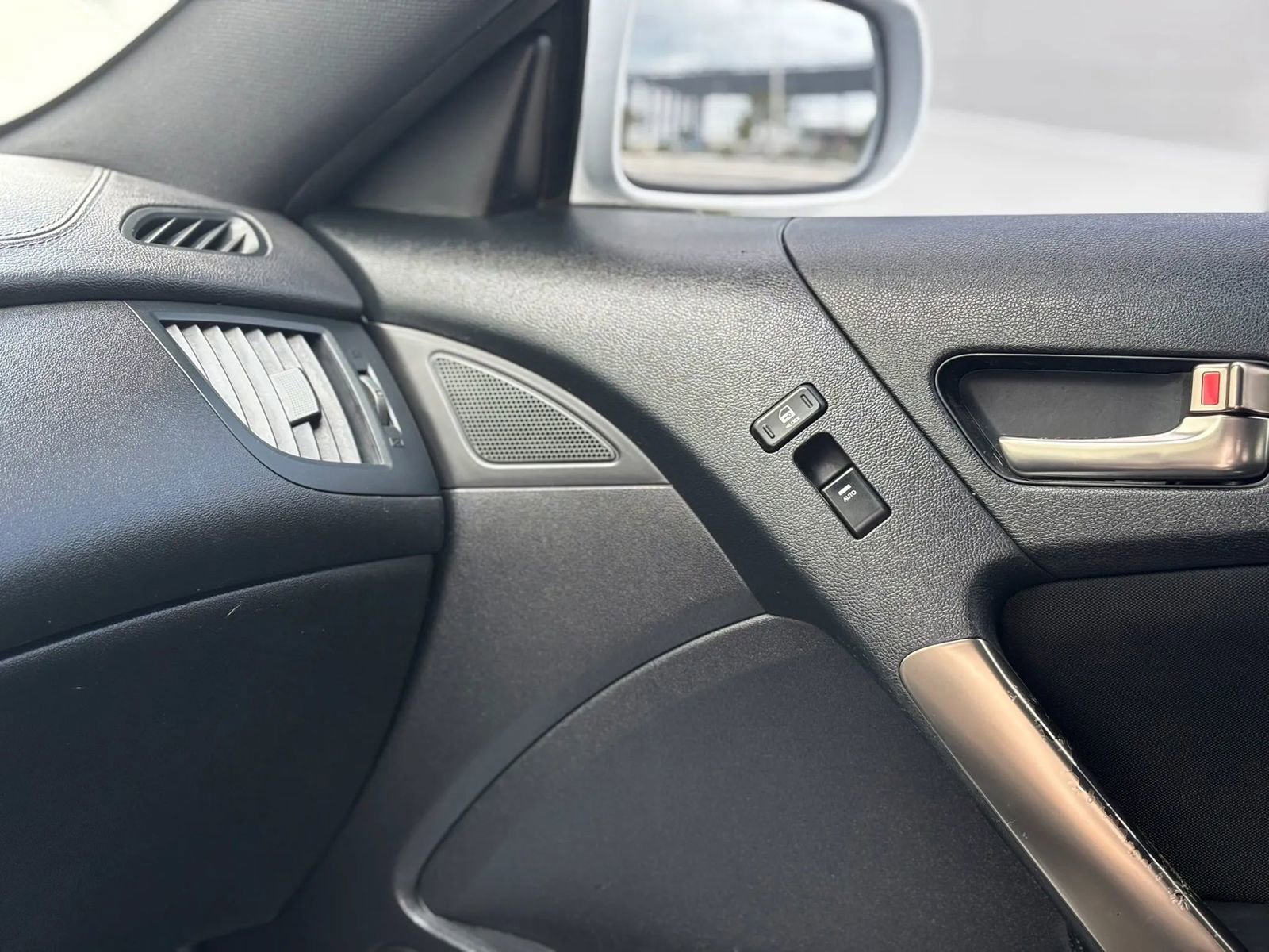 Used 2015 Hyundai Genesis 3.8 RWD image 24