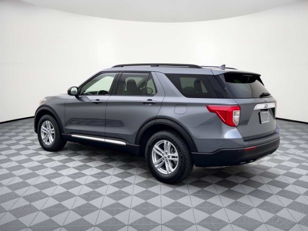 Used 2022 Ford Explorer XLT RWD image 3