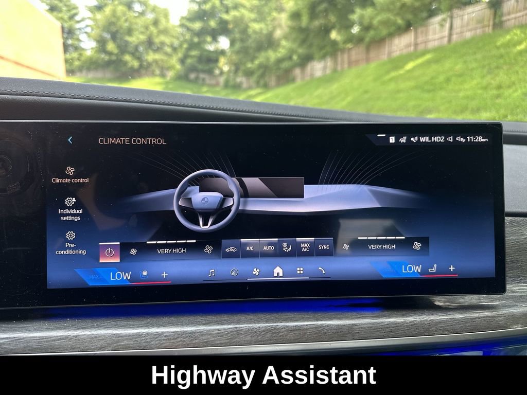 Used 2024 BMW 760i xDrive 760i xDrive w/ Executive Package image 25