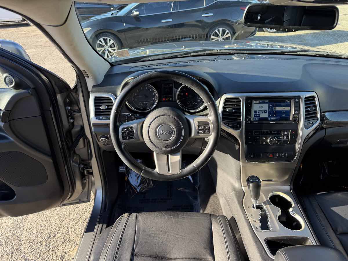 Used 2012 Jeep Grand Cherokee Laredo RWD image 10