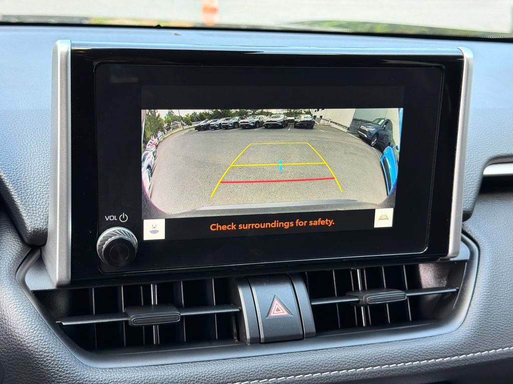 Used 2025 Toyota RAV4 XLE AWD/4WD image 28