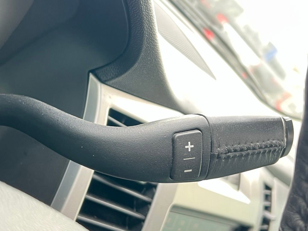 Used 2010 Cadillac Escalade Luxury image 33