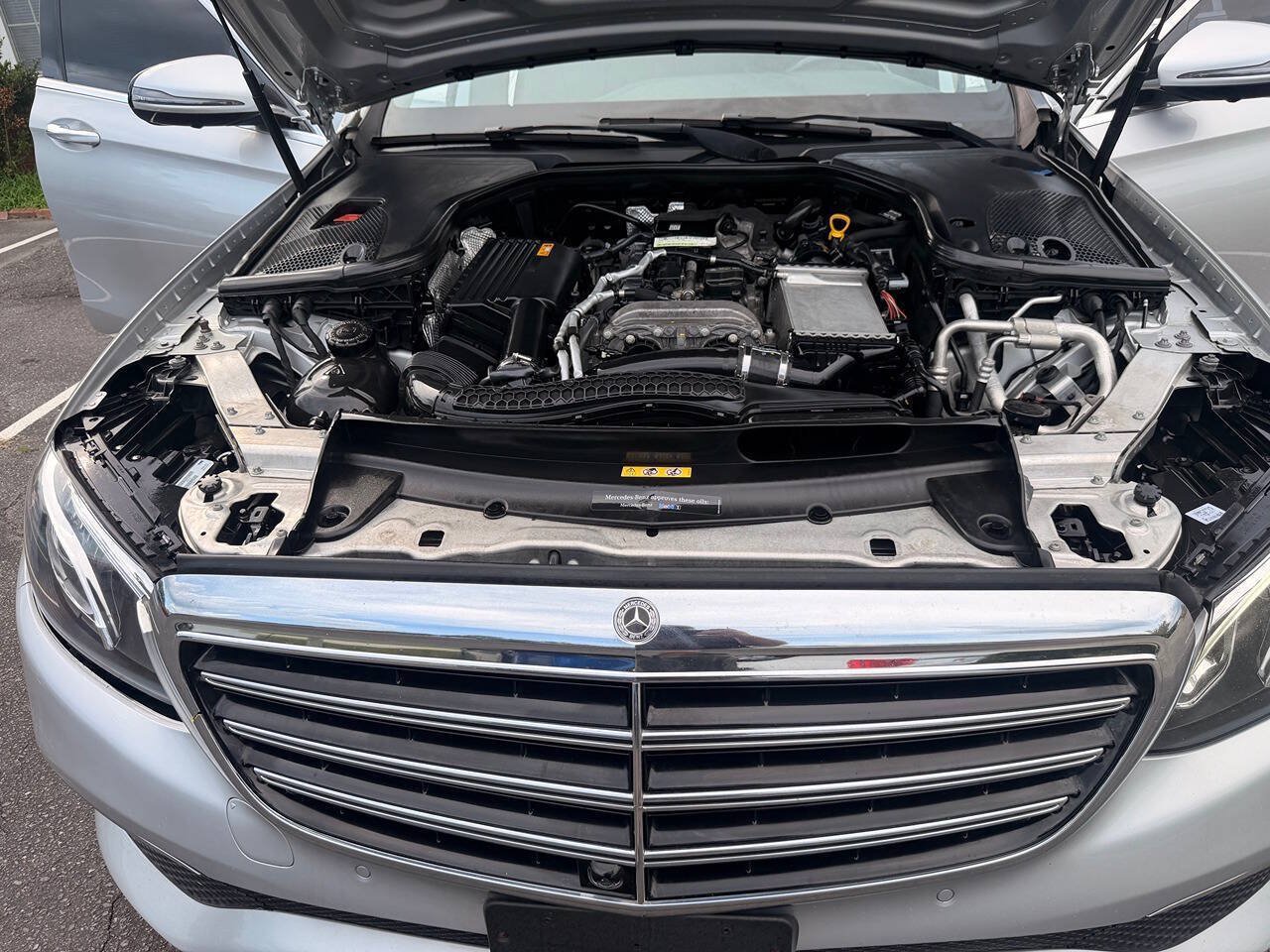 Used 2019 Mercedes-Benz E 300 4MATIC image 17