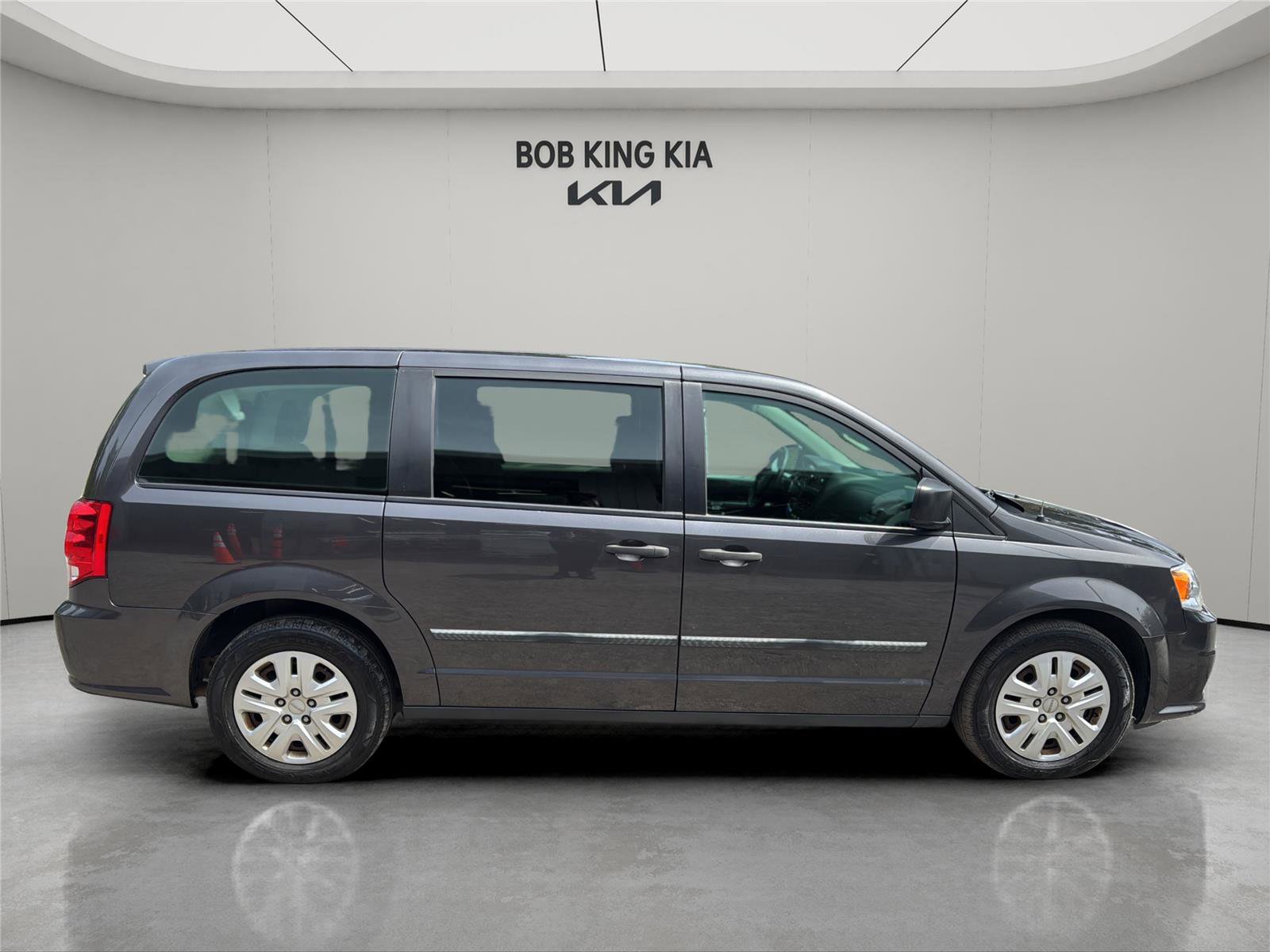 Used 2015 Dodge Grand Caravan American Value Package FWD image 6