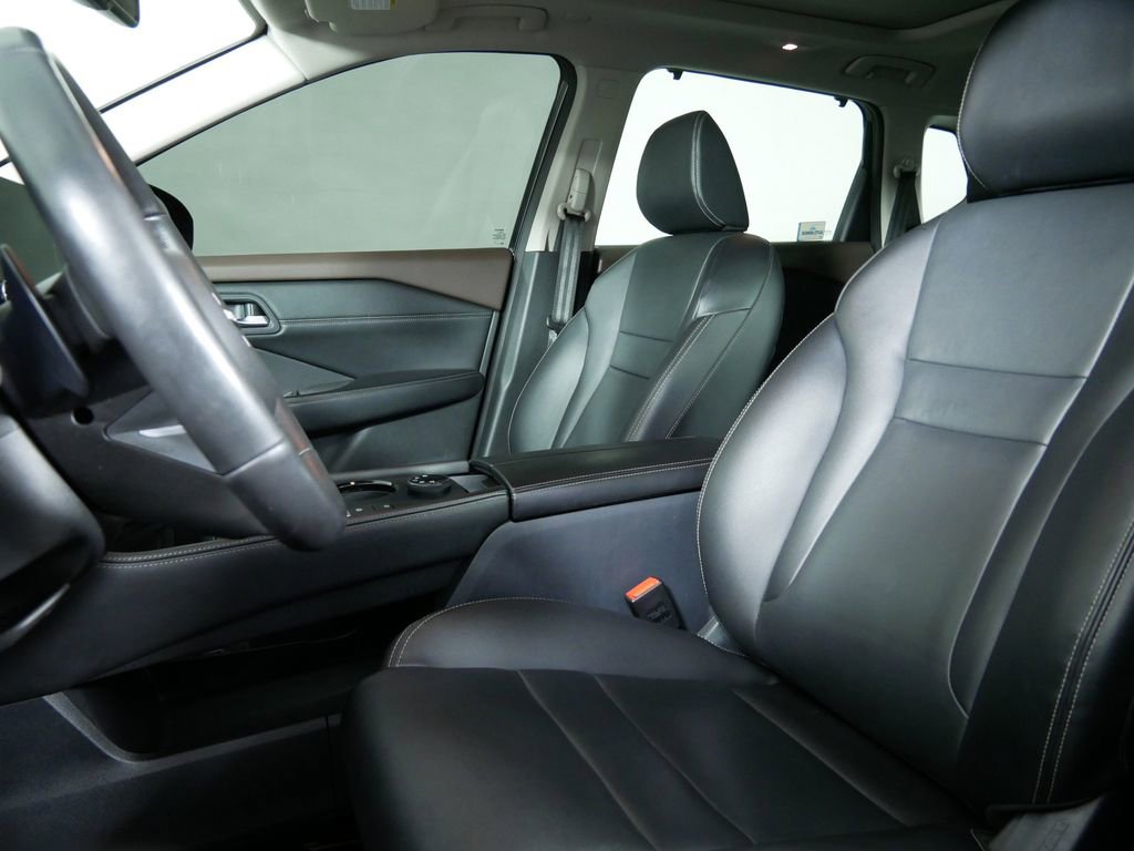 Used 2022 Nissan Rogue SL w/ SL Premium Package image 12