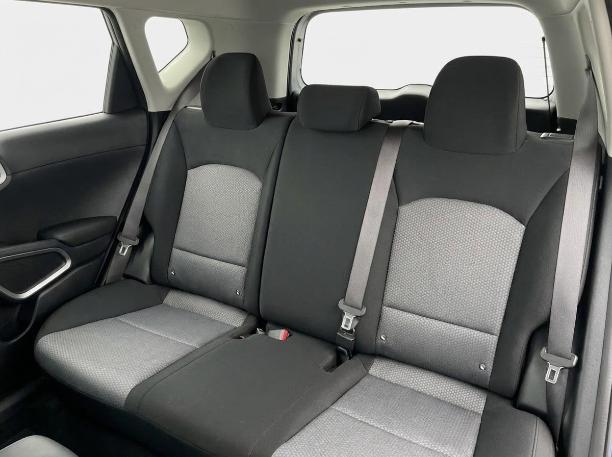 Used 2025 Kia Soul LX w/ LX Technology Package FWD image 15