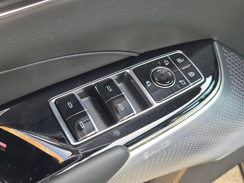 New 2026 Cadillac Lyriq Signature Sport AWD/4WD image 19