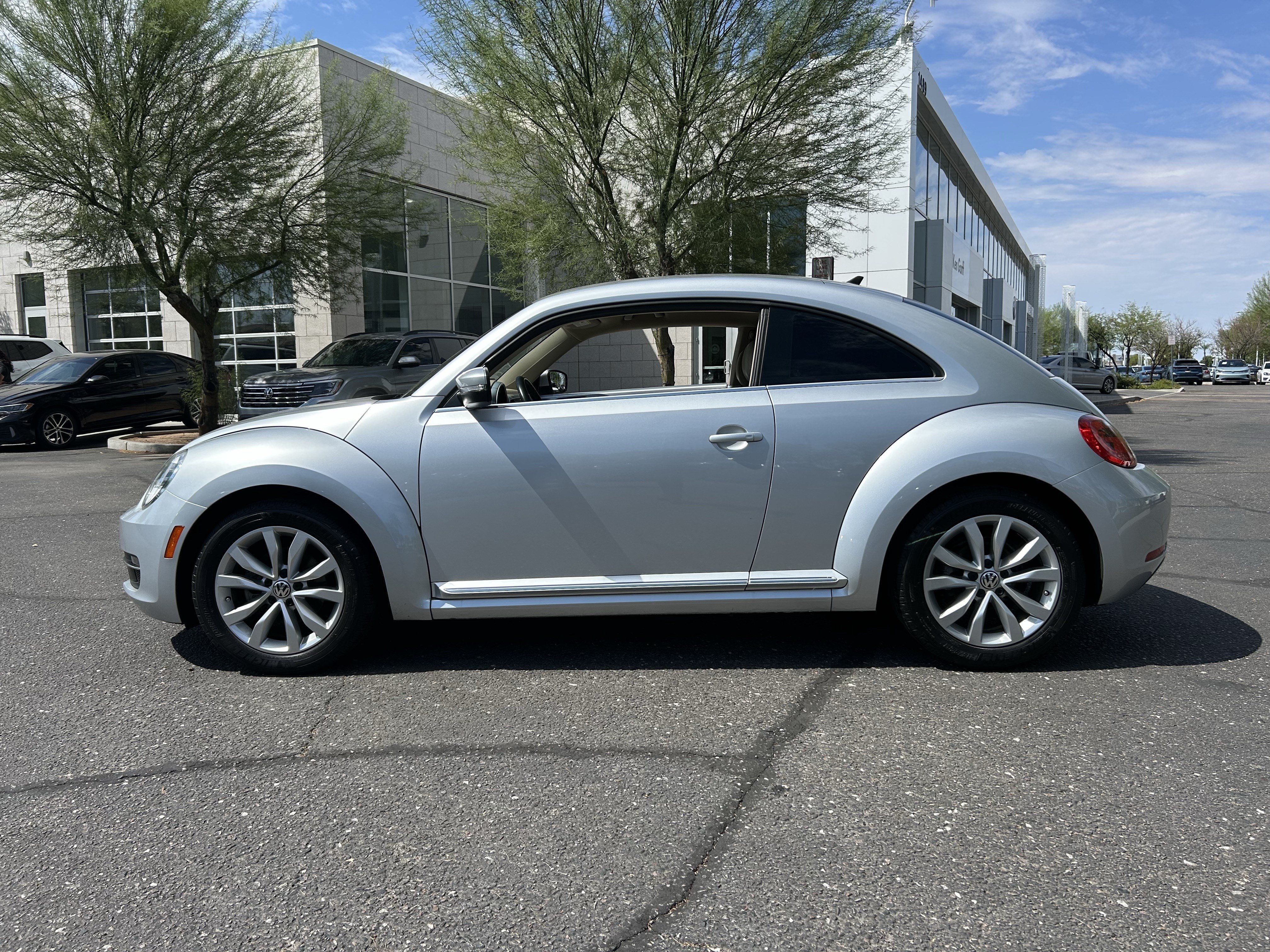 Used 2014 Volkswagen Beetle TDI FWD image 2