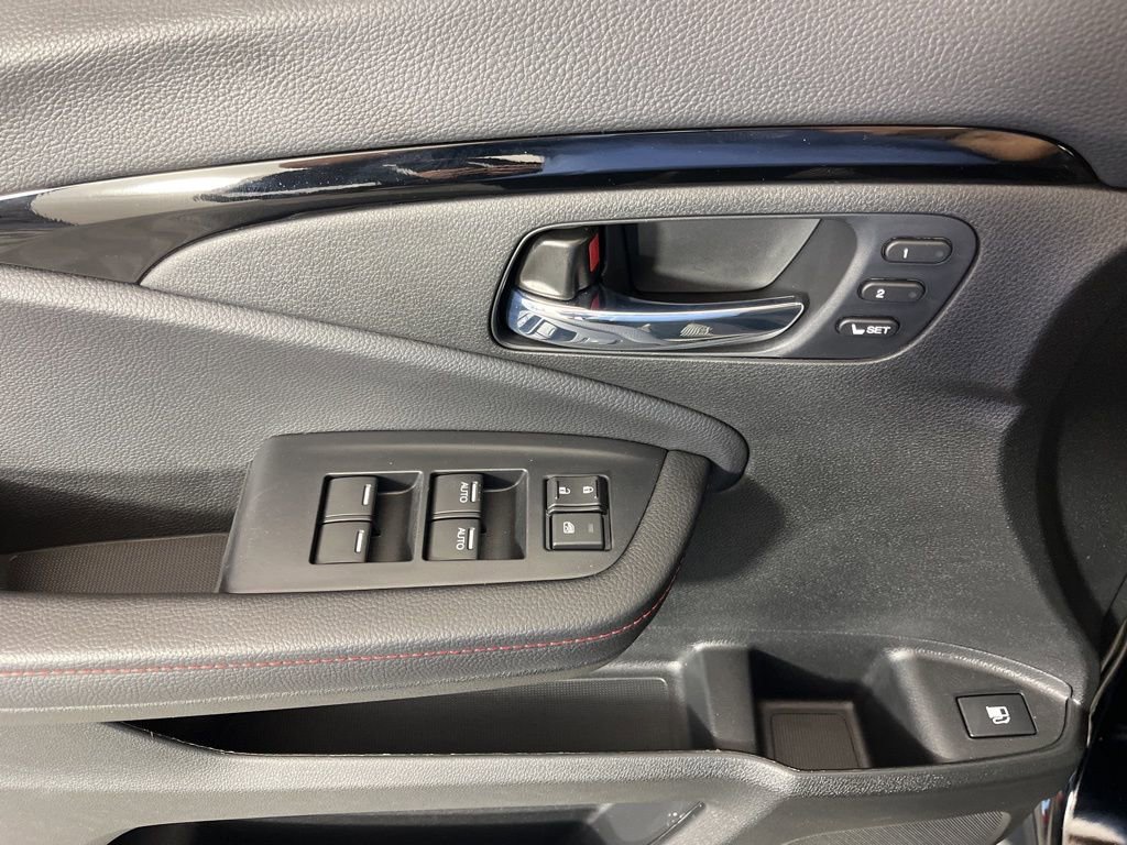 Certified 2025 Honda Ridgeline Black Edition image 22