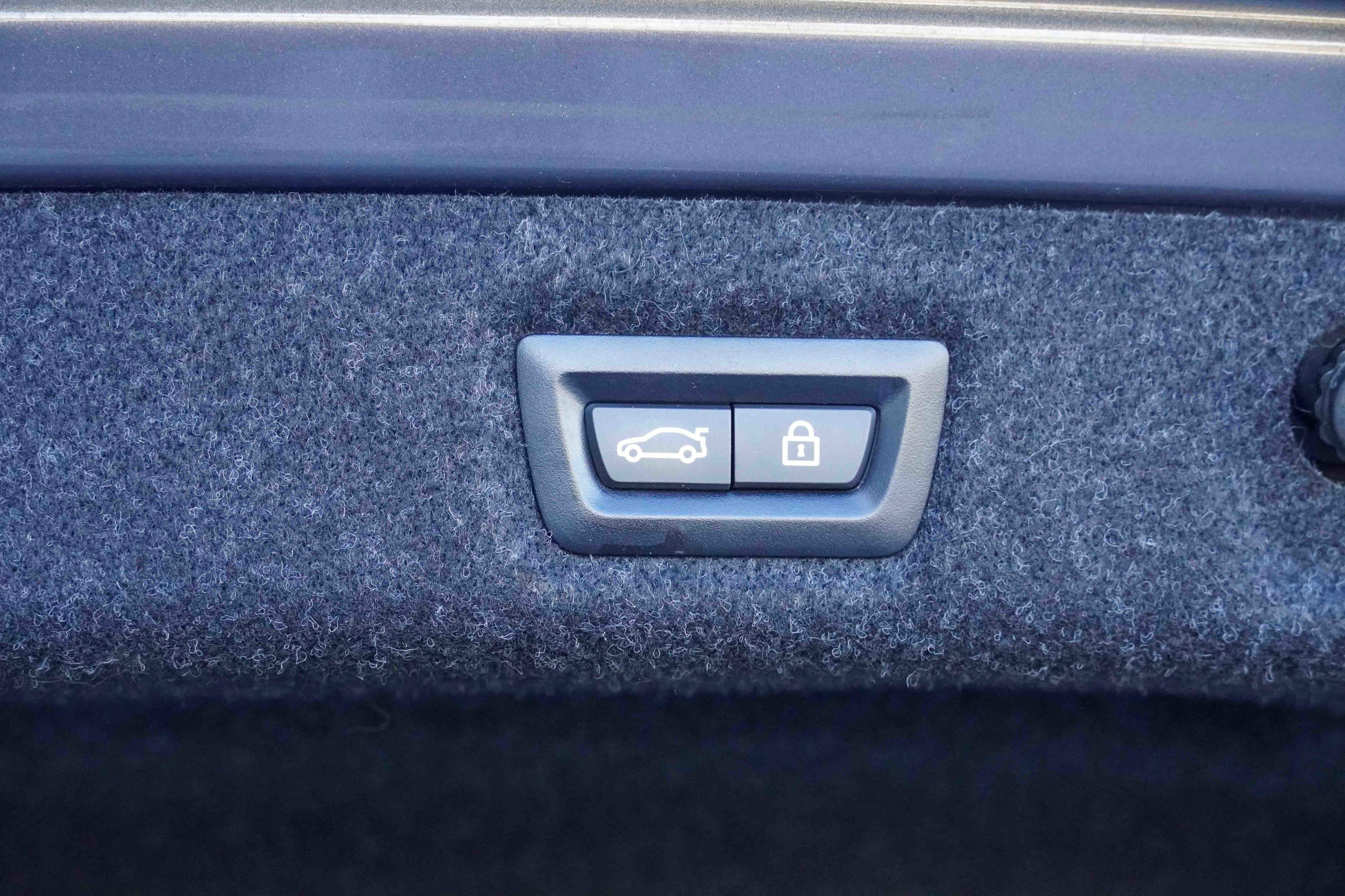 Certified 2022 BMW M550i xDrive w/ Executive Package image 39