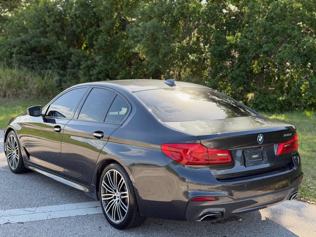 Used 2018 BMW 530i w/ M Sport Package RWD image 3