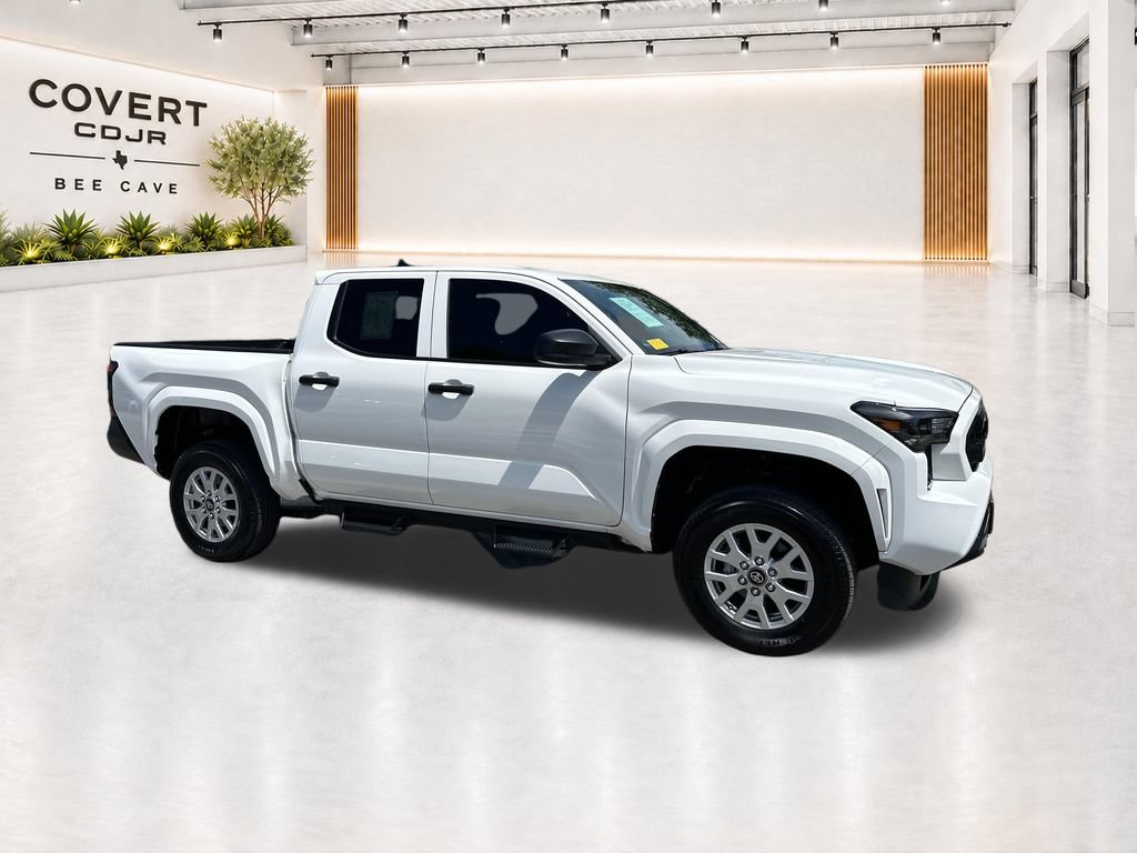Used 2025 Toyota Tacoma SR AWD/4WD image 15