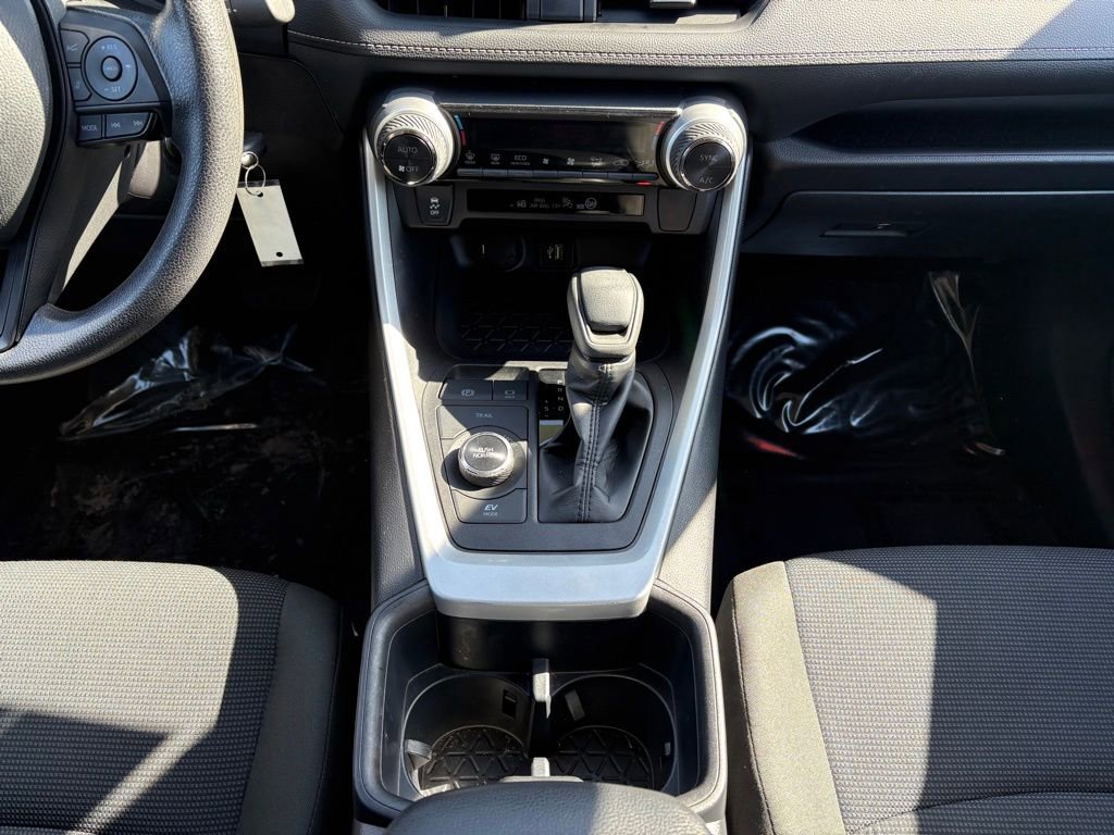 Certified 2025 Toyota RAV4 LE AWD/4WD image 28