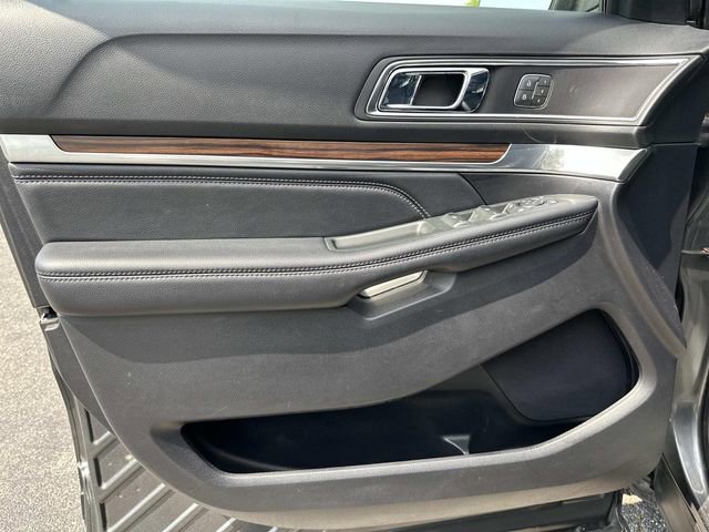 Used 2019 Ford Explorer Limited image 17