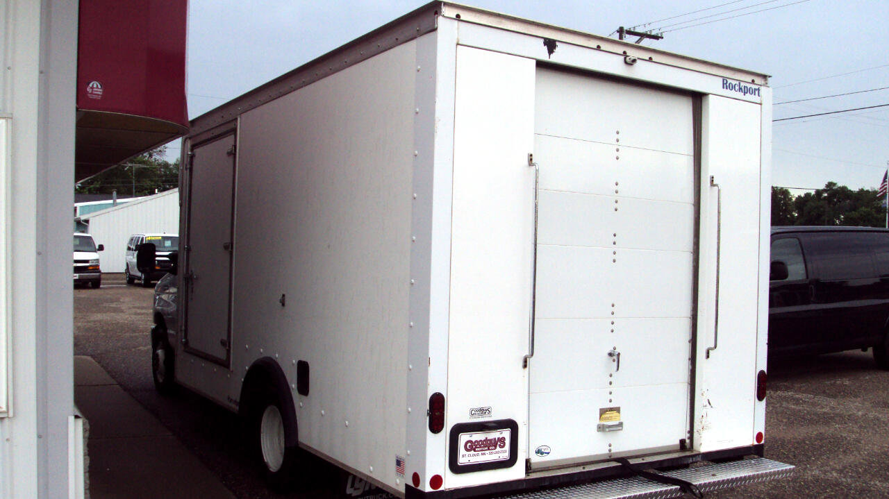 Used 2022 Ford E-350 and Econoline 350 Super Duty image 5
