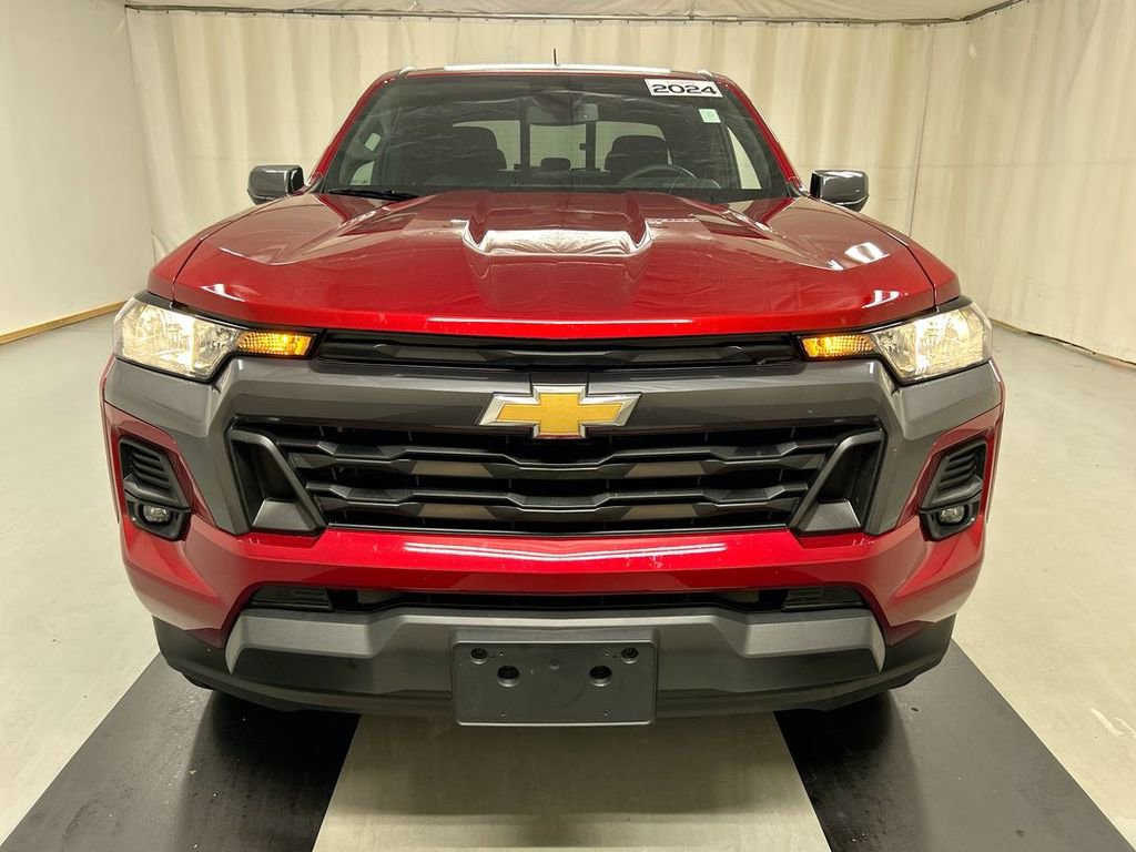 Used 2024 Chevrolet Colorado LT w/ LT Convenience Package II image 3