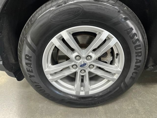 Used 2023 Ford Explorer XLT w/ Equipment Group 202A AWD/4WD image 27