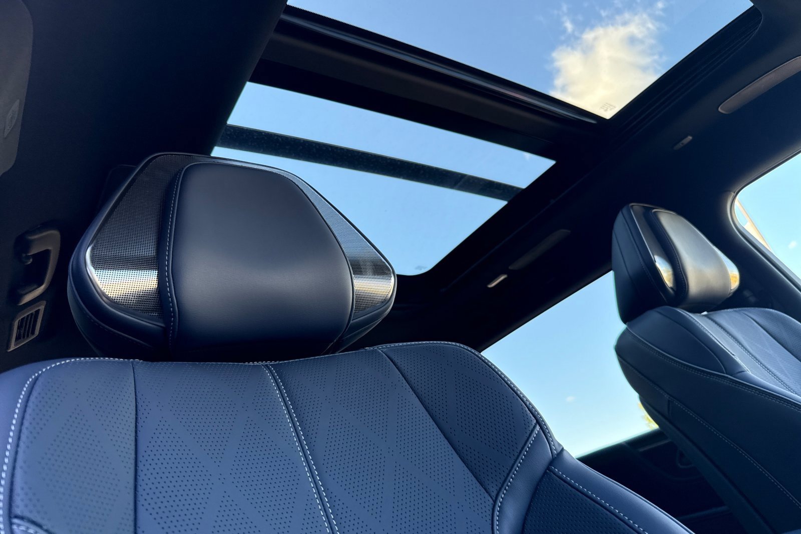 New 2026 INFINITI QX80 4WD w/ Sport Exterior Package image 18