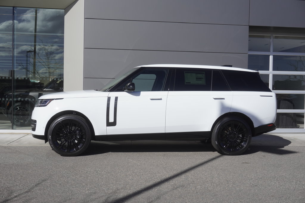 New 2026 Land Rover Range Rover Long Wheelbase SE AWD/4WD image 8