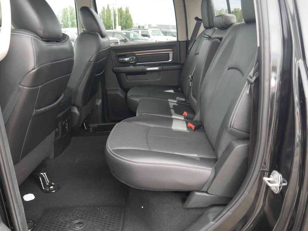 Used 2018 RAM 1500 Laramie w/ Convenience Group AWD/4WD image 15