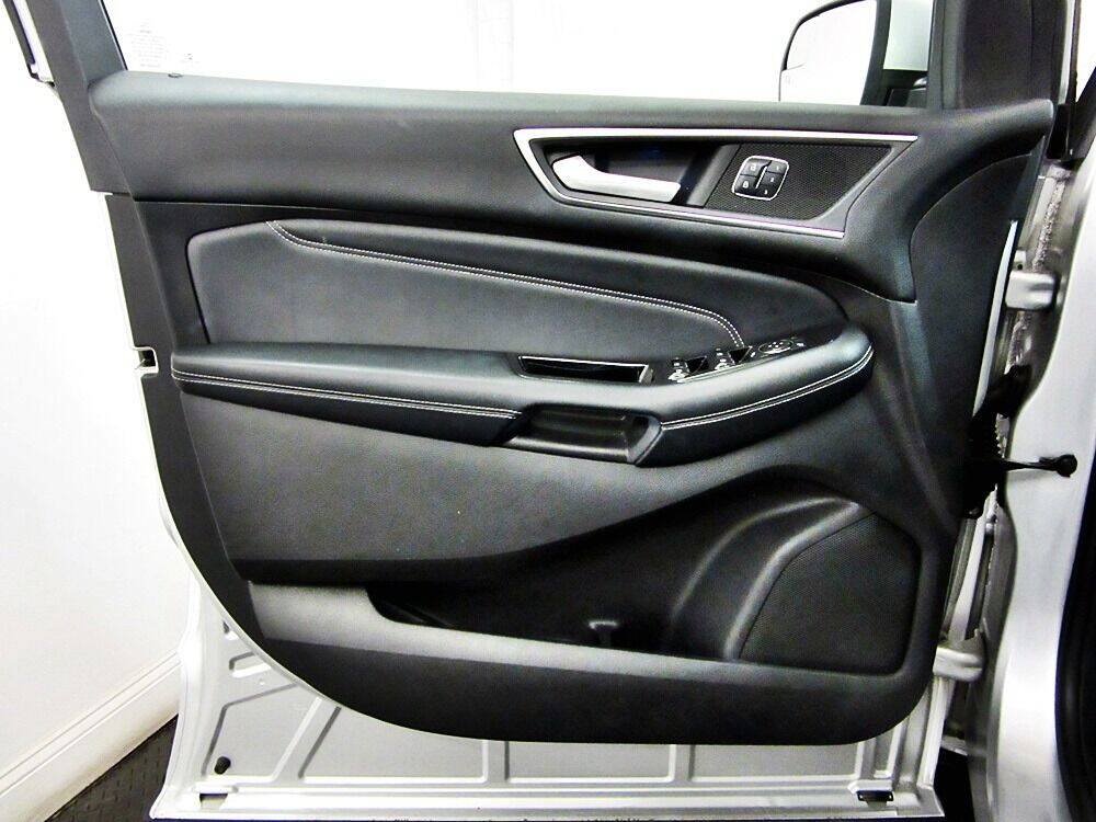 Used 2017 Ford Edge Titanium AWD/4WD image 7