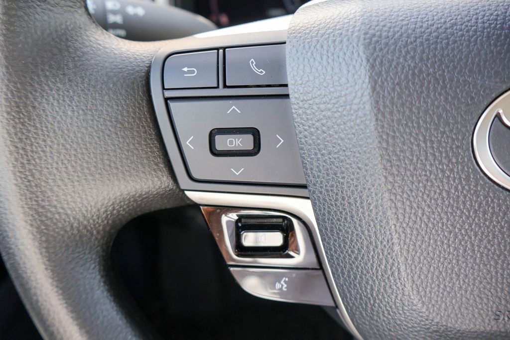 Used 2025 Toyota Camry LE w/ Convenience Package image 12