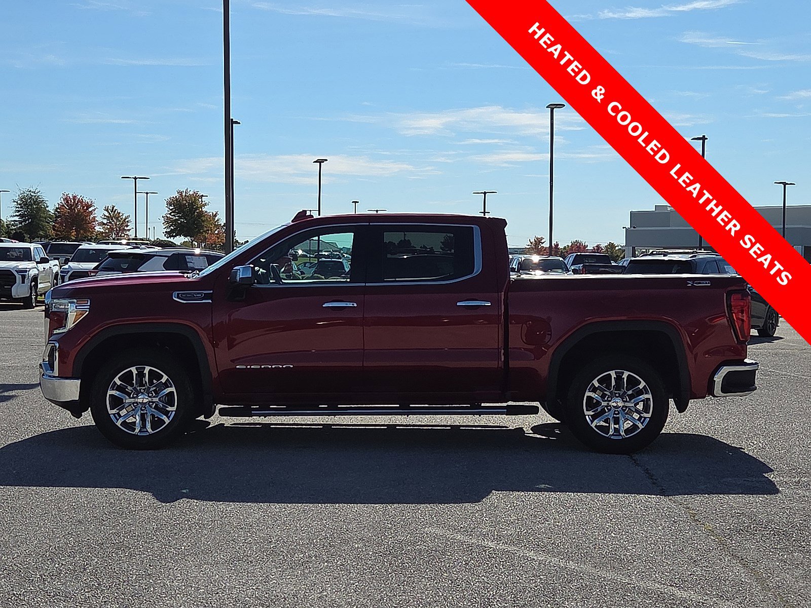 Used 2022 GMC Sierra 1500 SLT w/ SLT Premium Package image 3