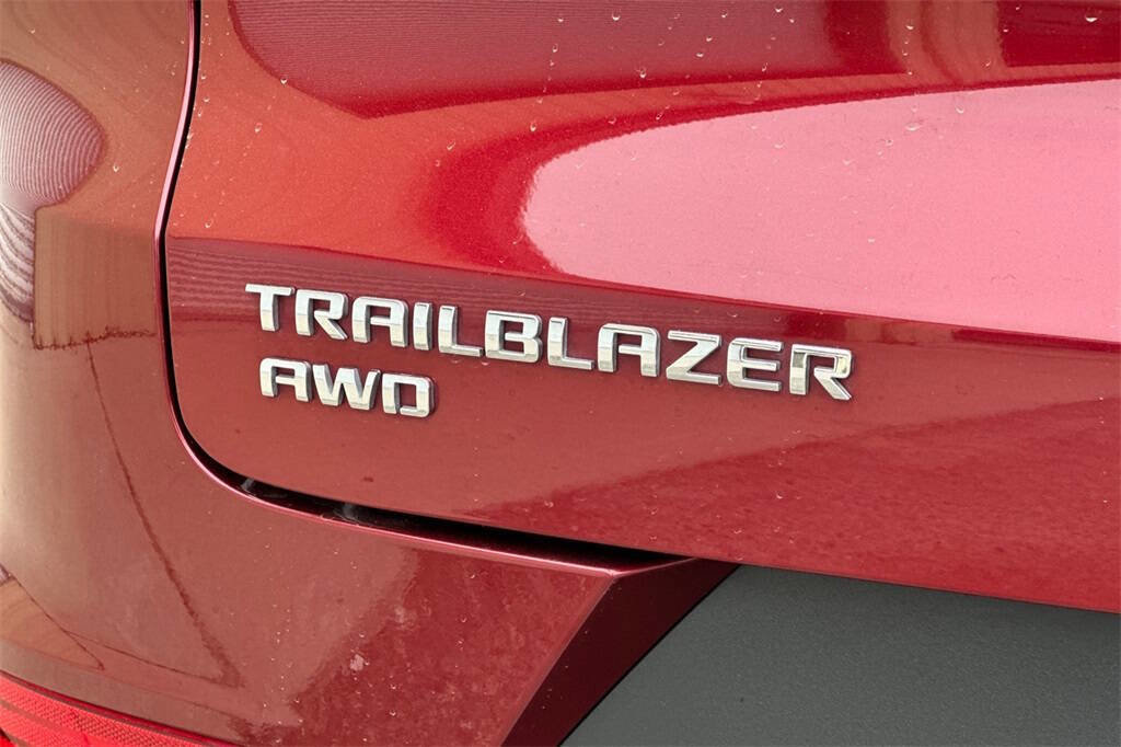 Used 2023 Chevrolet TrailBlazer LT image 27