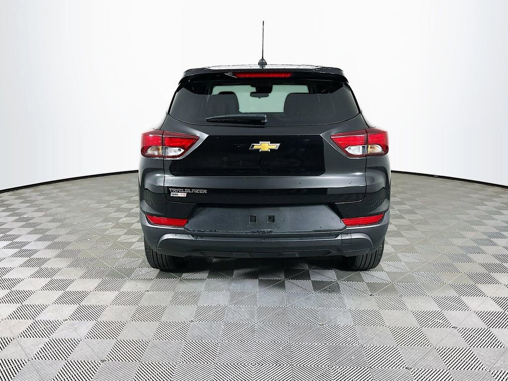 Used 2024 Chevrolet TrailBlazer LS w/ LS Convenience Package image 9