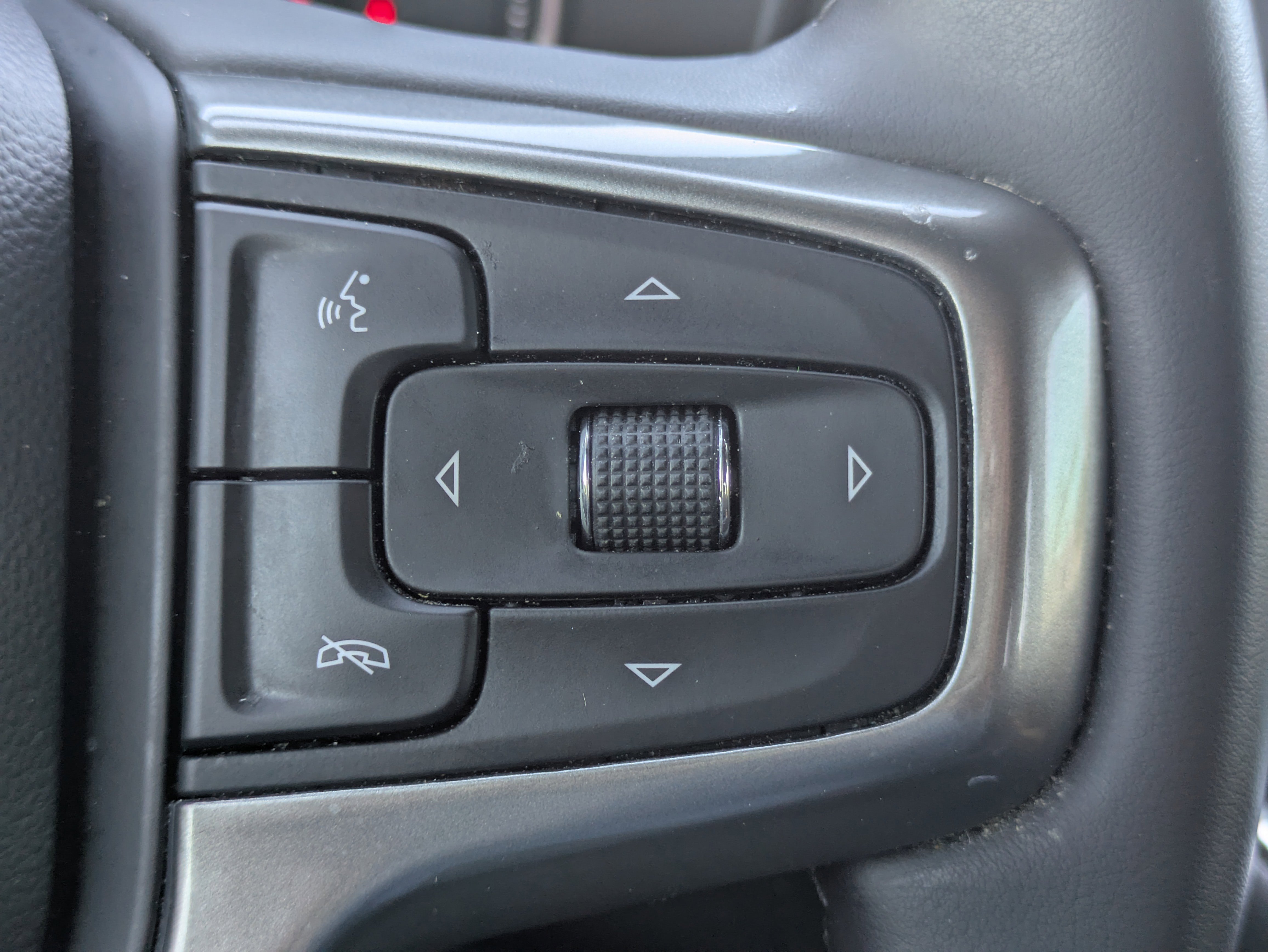 Used 2023 Chevrolet Suburban LS image 17