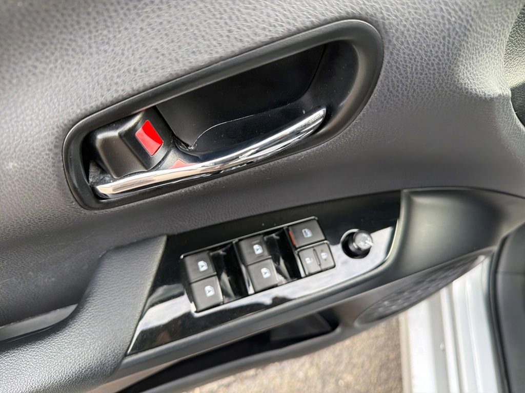 Used 2017 Toyota Prius One image 11