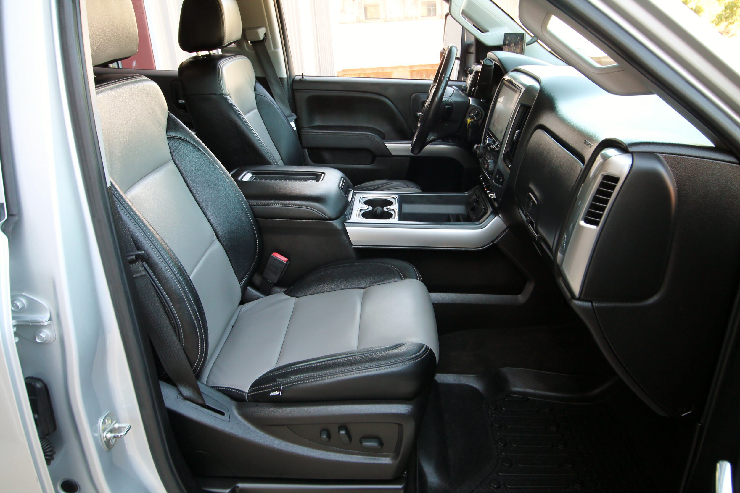 Used 2018 Chevrolet Silverado 3500 LT AWD/4WD image 38