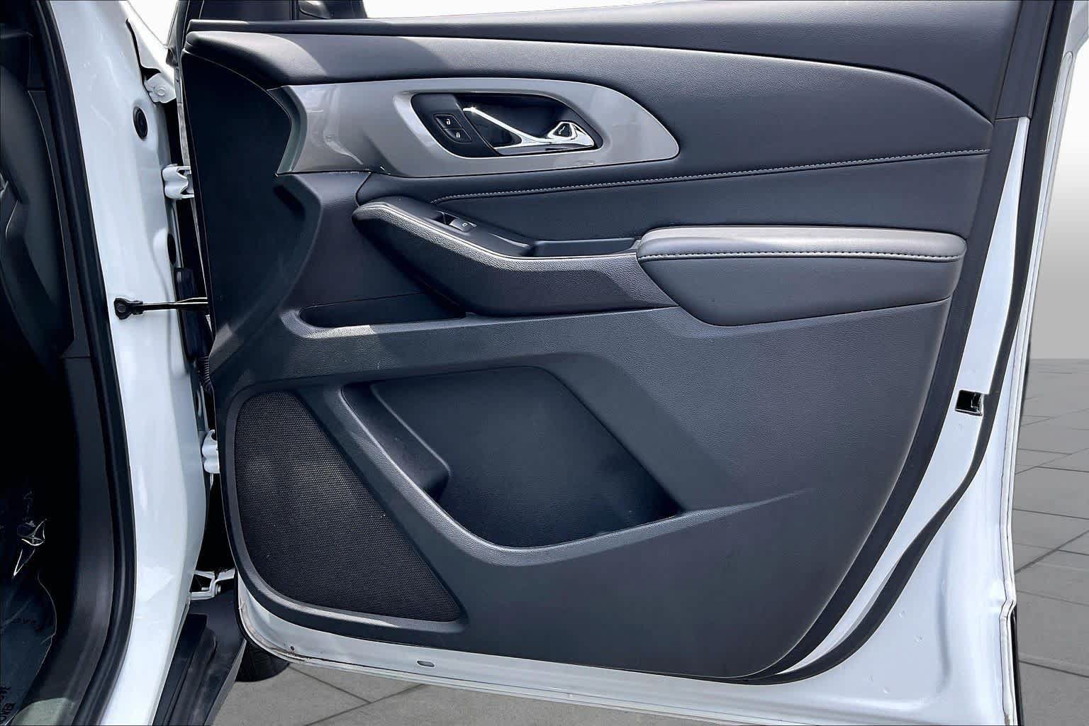 Certified 2023 Chevrolet Traverse LT FWD image 23